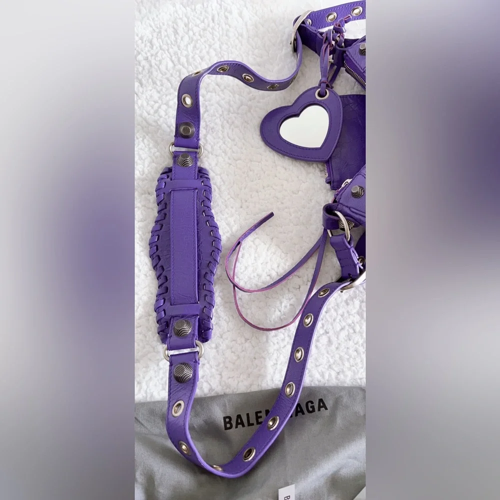 Authentic Balenciaga Women's Le Cagole XS Leather Shoulder Bag in Purple - Picture 7 of 16